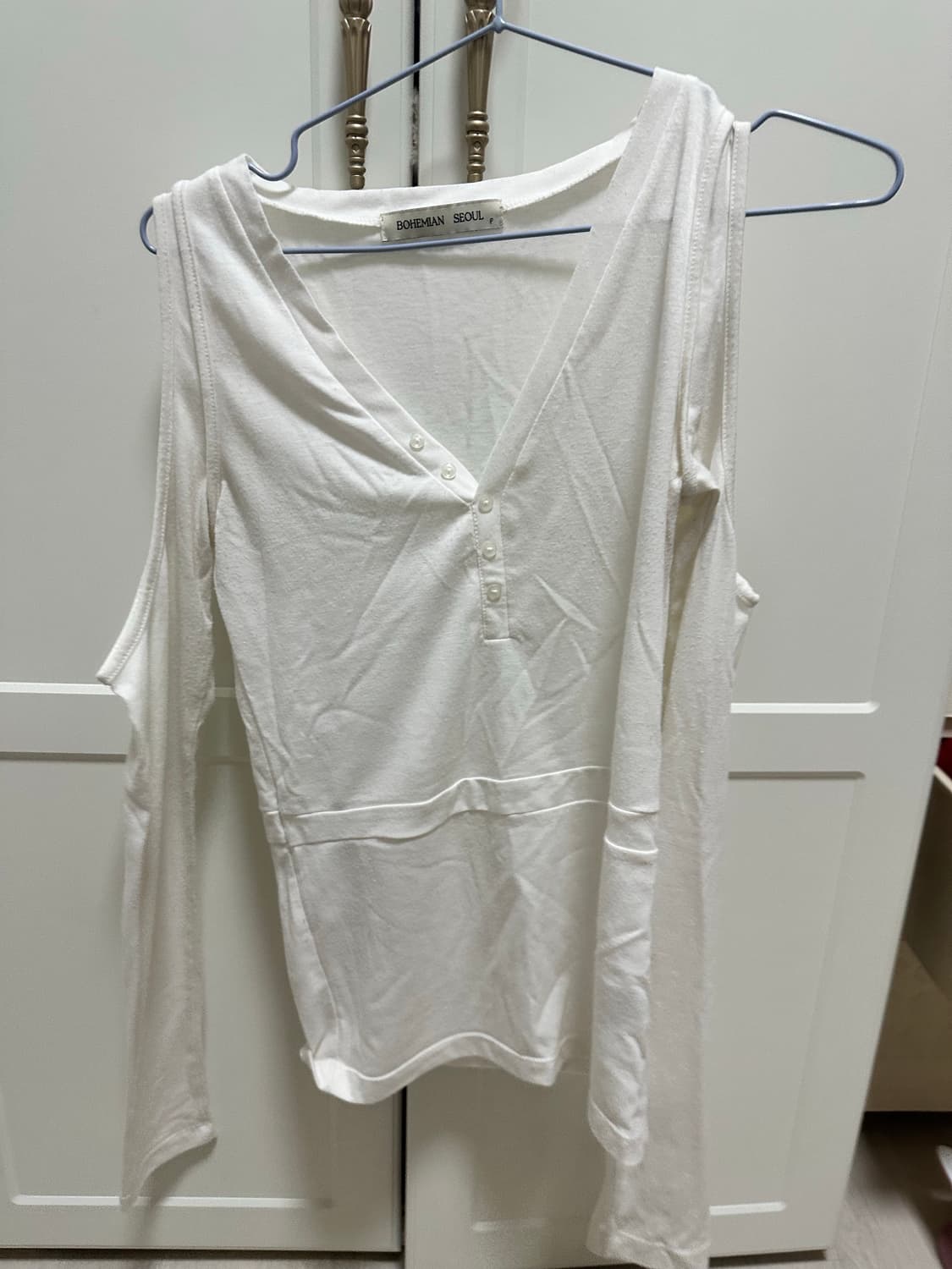 보헤미안서울 홀버튼 롱슬리브 화이트 긴팔티 아이보리 상품이미지3