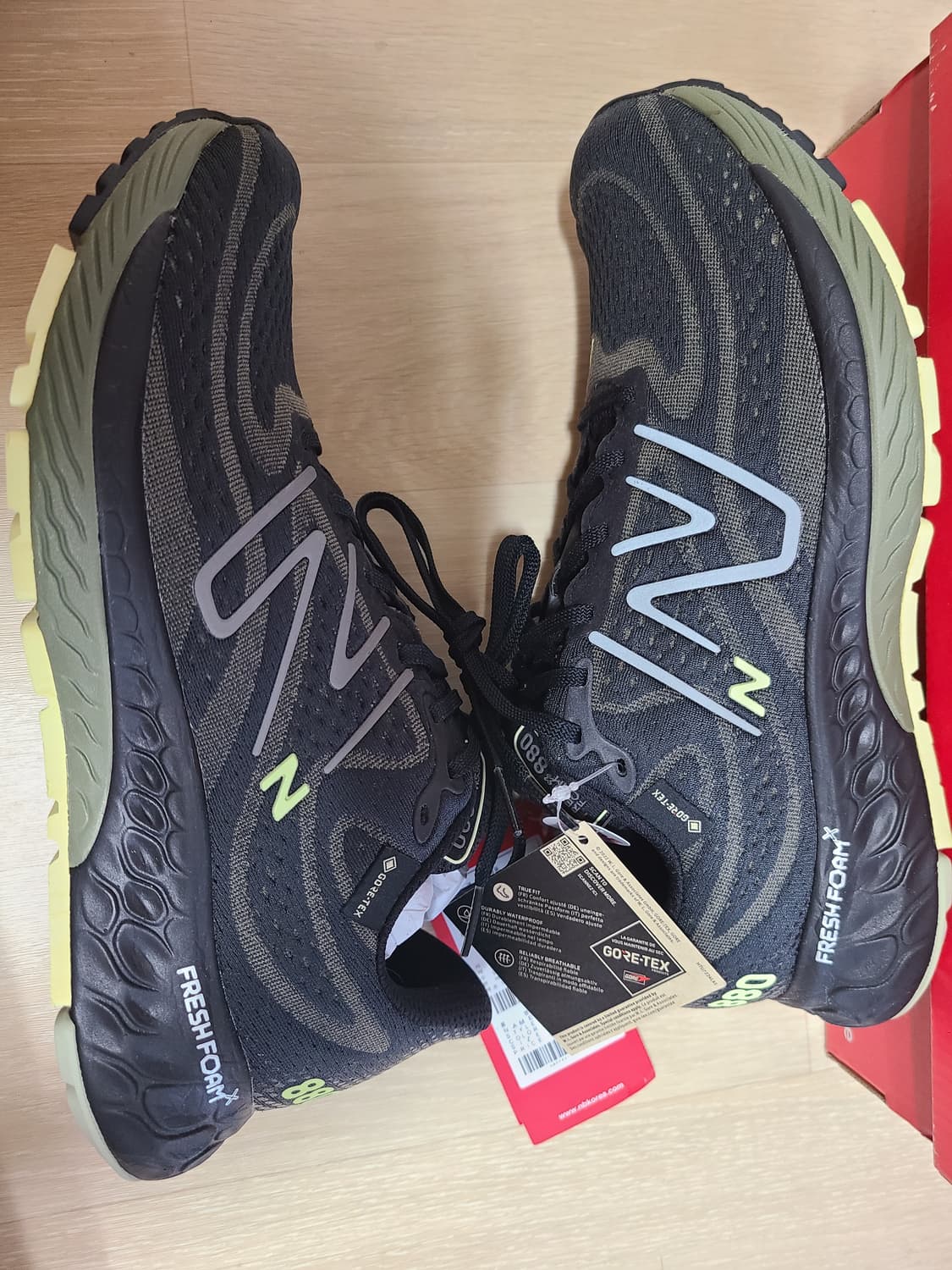 뉴발란스 880 프레쉬폼 고어텍스 상품이미지2