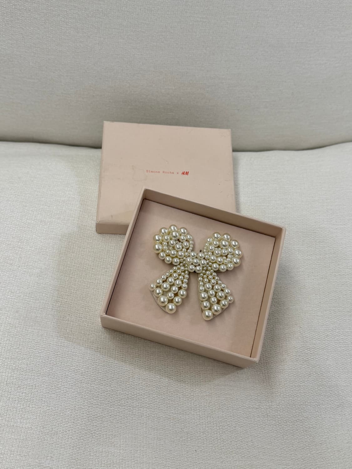 (새상품) Simone Rocha x H&M 진주 리본 브로치 상품이미지1
