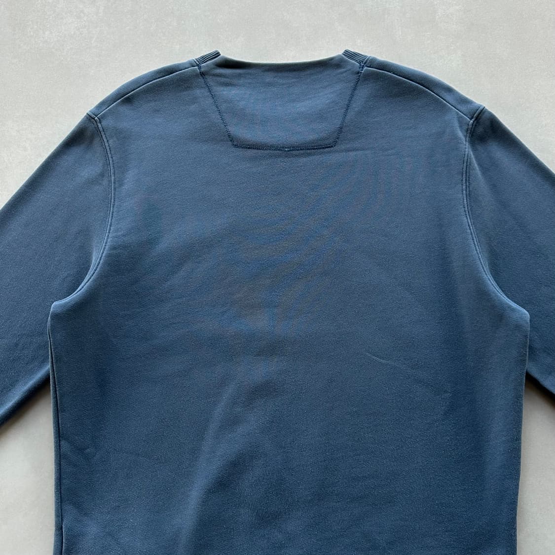 [M]씨피컴퍼니 C.P. COMPANY 로고 맨투맨 상품이미지8