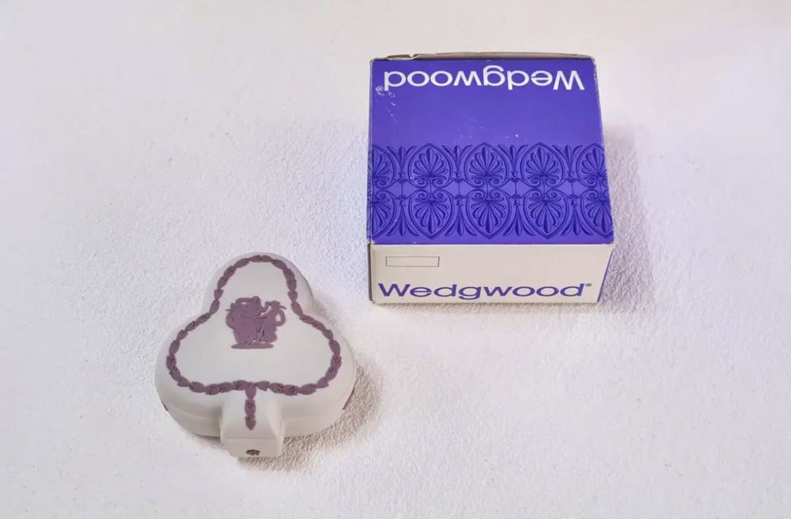[영국엔틱] 웨지우드 제스퍼웨어 콜렉터스 소사이어티 라일락 트링켓 상품이미지1