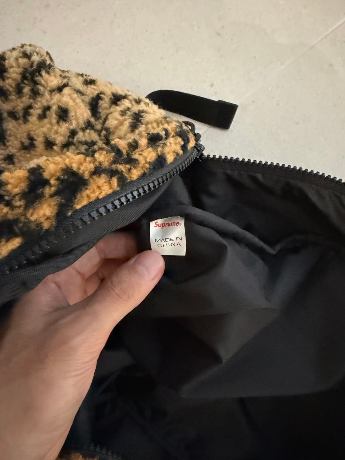 슈프림 fw17 레오파드 백팩 상품이미지2