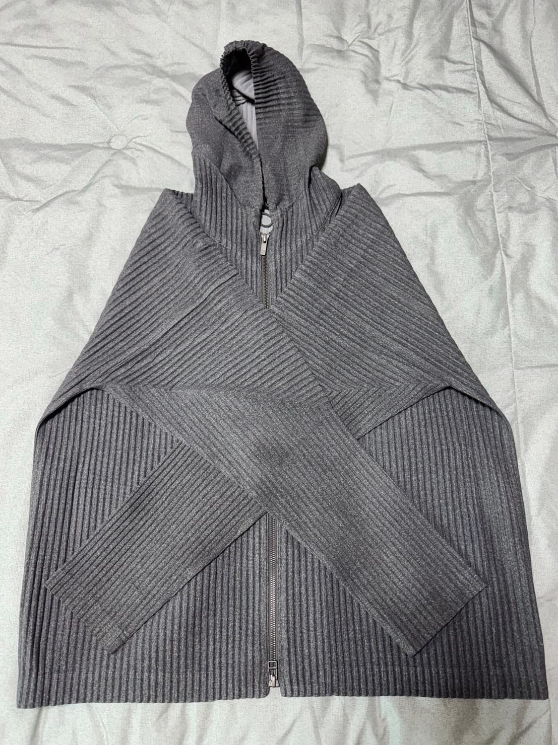 옴므 플리세 후드집업 그레이 상품이미지1