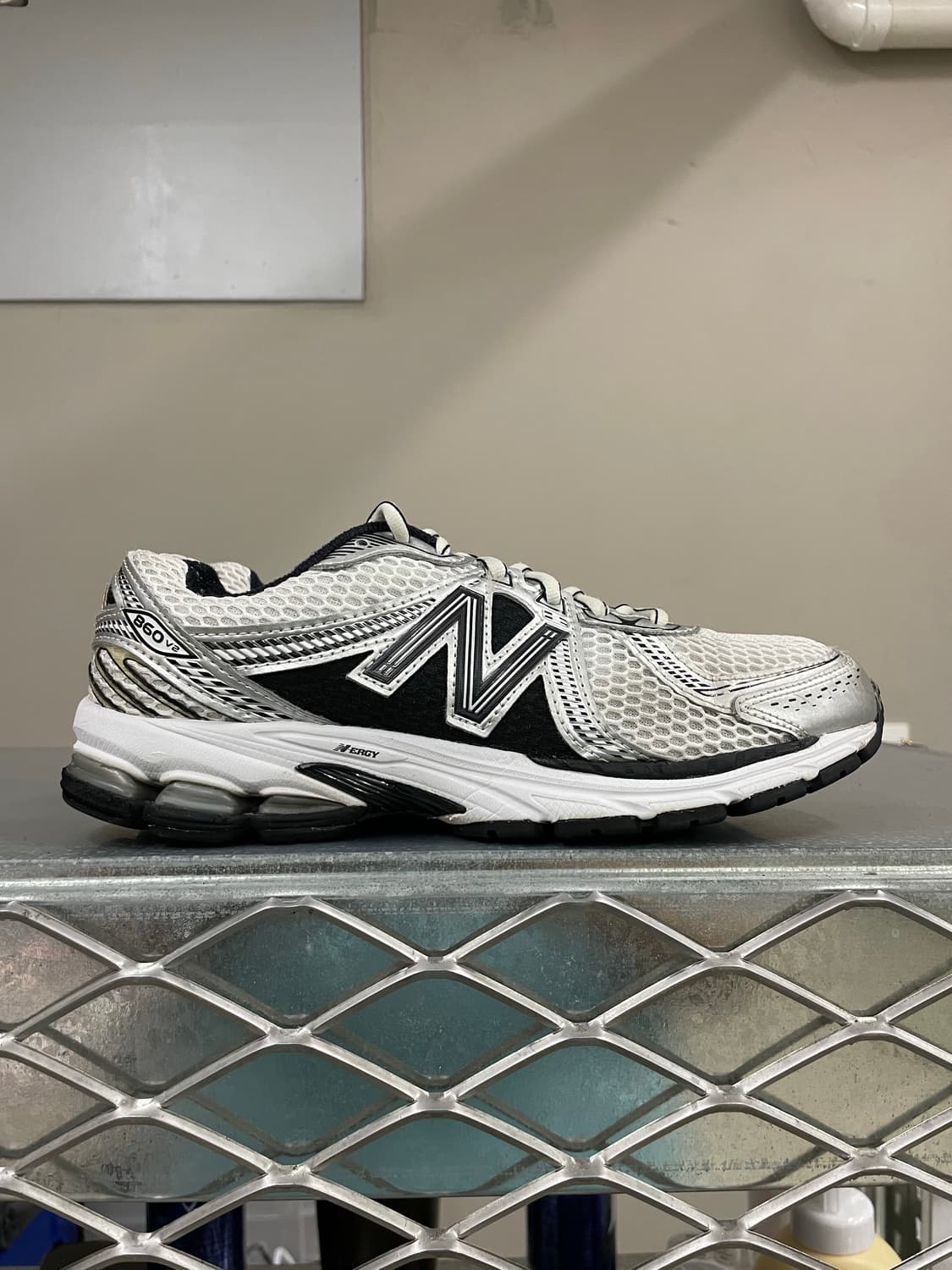 뉴발란스 860v2 화이트 블랙 245 상품이미지4