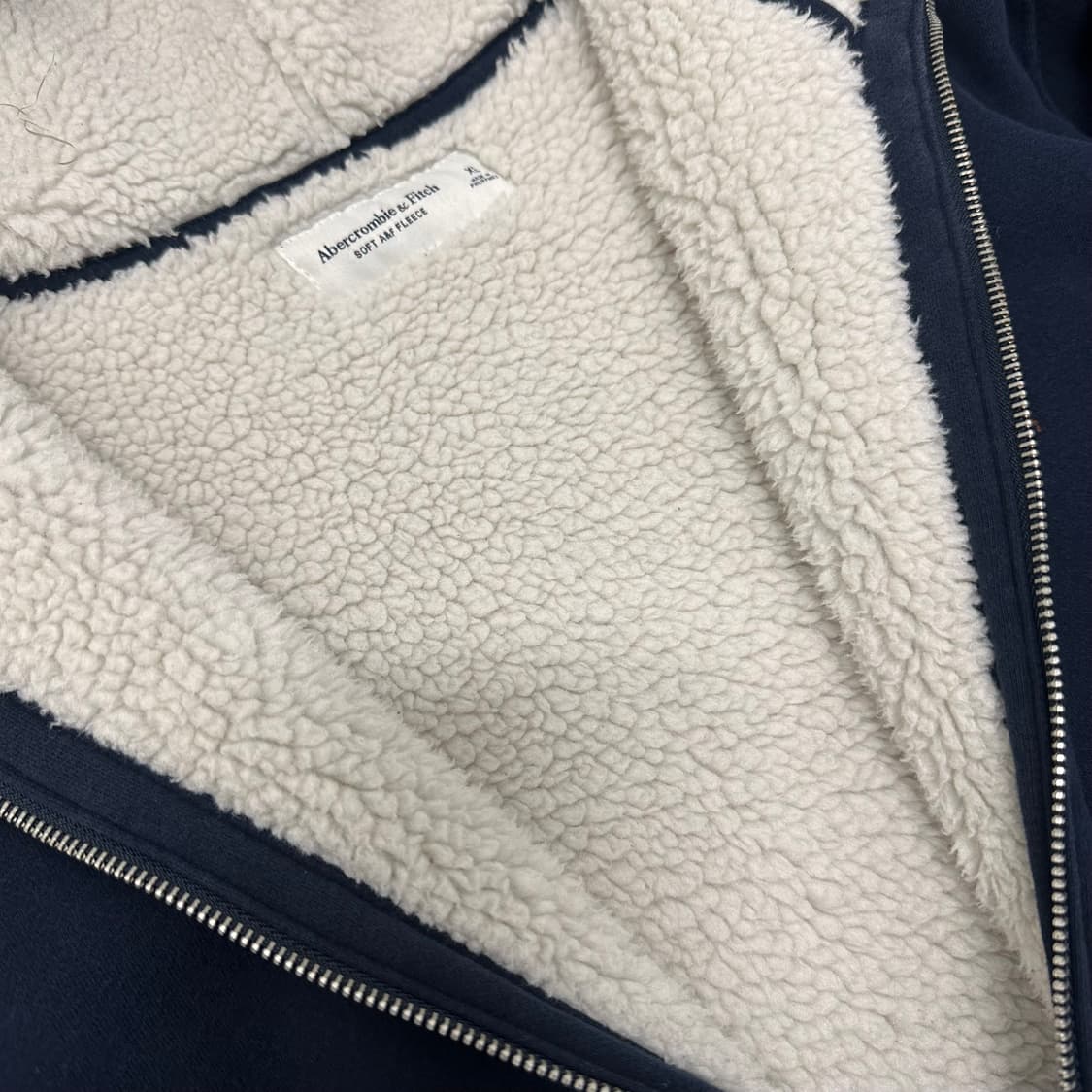 아베크롬비 뽀글이 털 후드집업 네이비 XL 상품이미지4