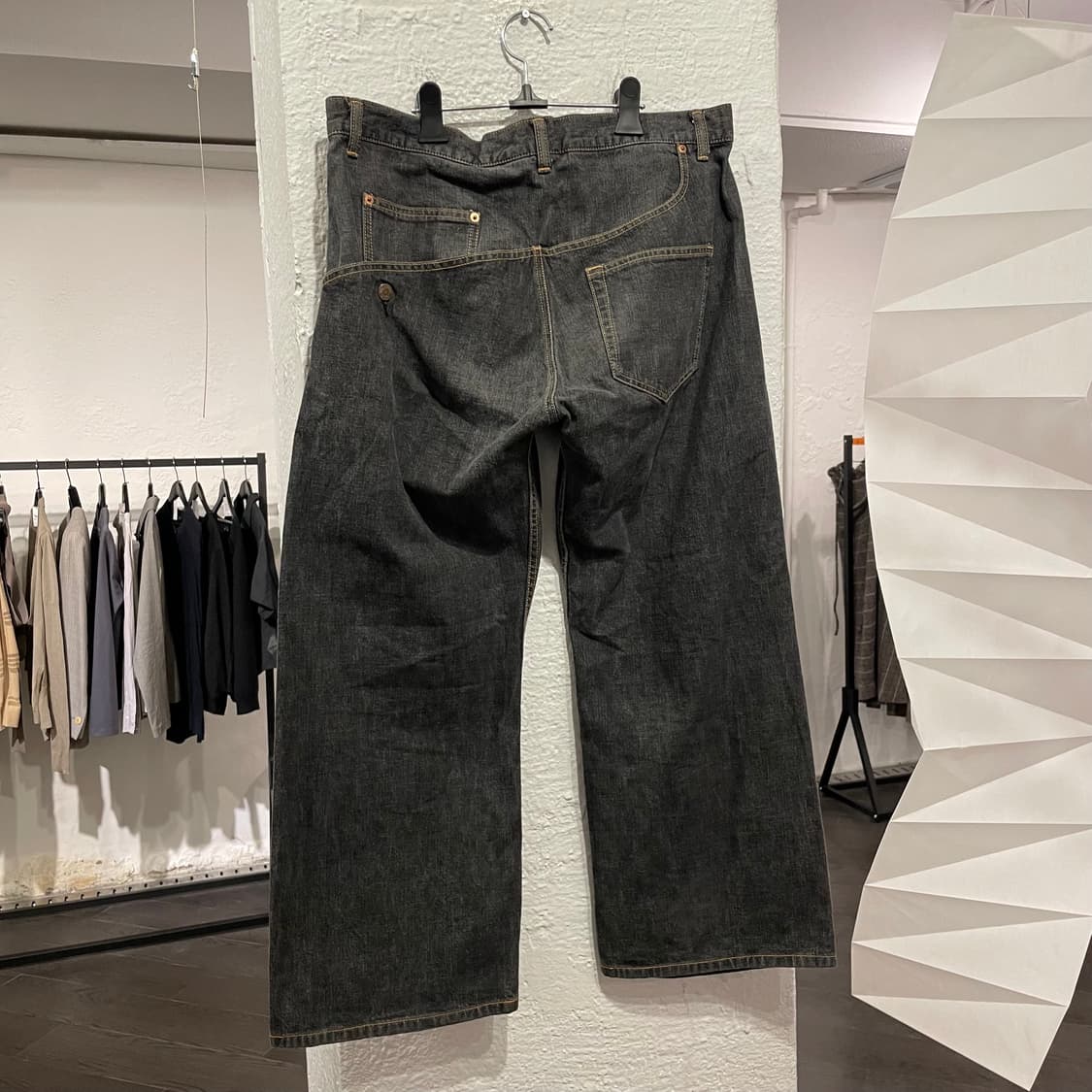 요지야마모토 비대칭 오버사이즈 데님팬츠 상품이미지1