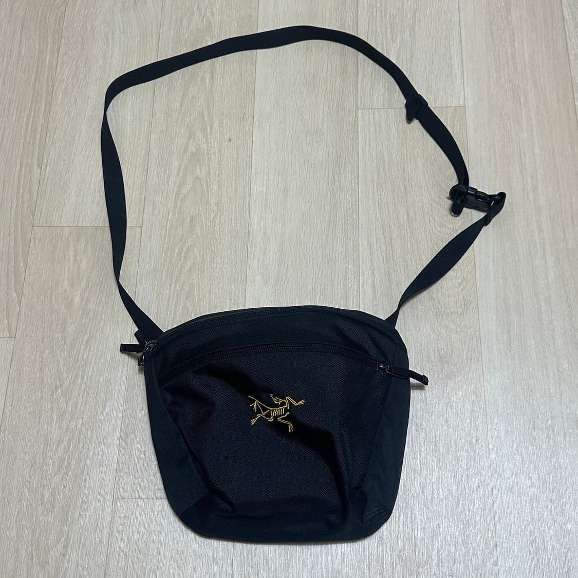 아크테릭스 맨티스2 블랙 24k 힙색 상품이미지1