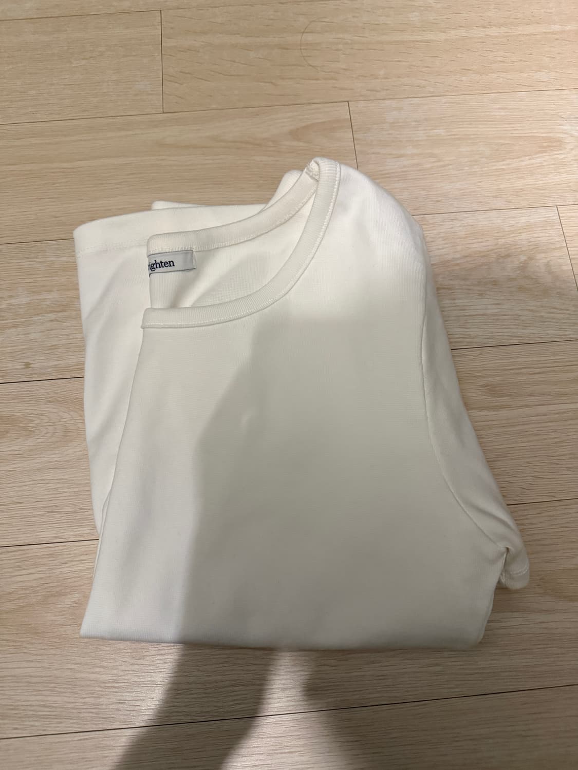 브라이튼 에센셜 티셔츠 화이트 새상품 상품이미지5