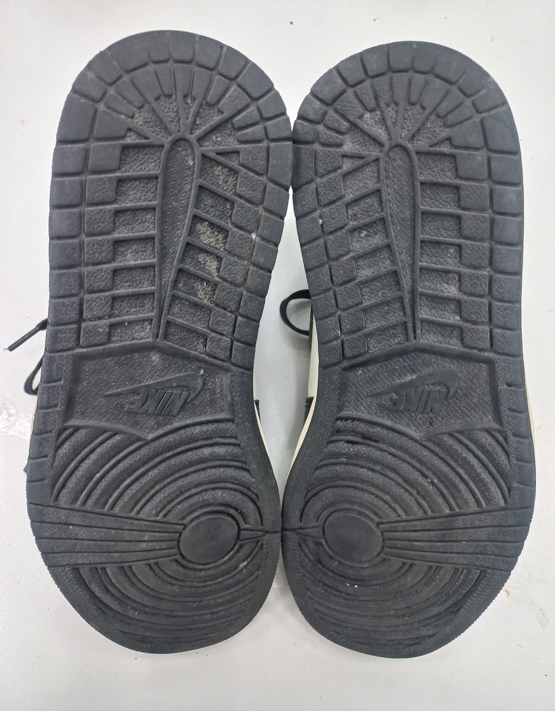 나이키 에어 조던 1 레트로 하이 OG 다크 모카 270mm 상품이미지5