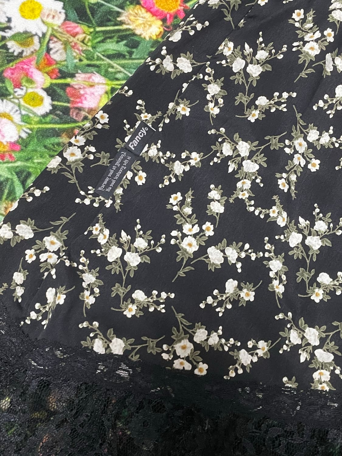 팬시클럽 플라워 러플 스커트 블랙 상품이미지4