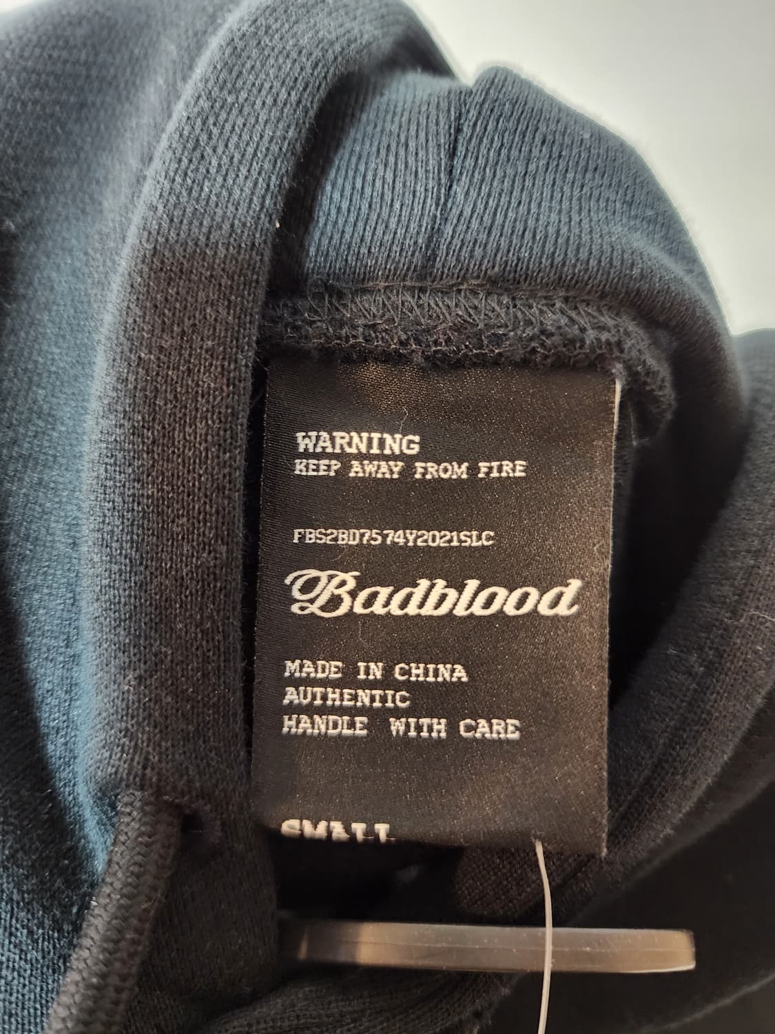 BADBLOOD 배드블러드  블랙 크롭 후드티 S 미사용 상품이미지5