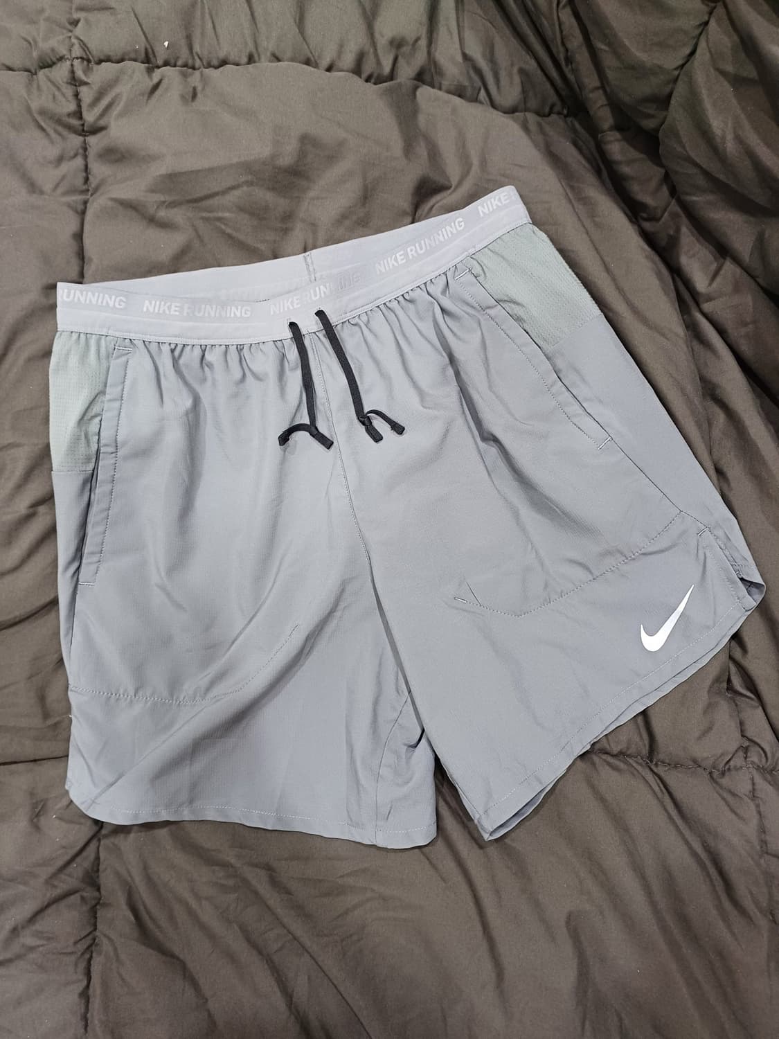 나이키런닝 스트라이드  반바지 상품이미지1