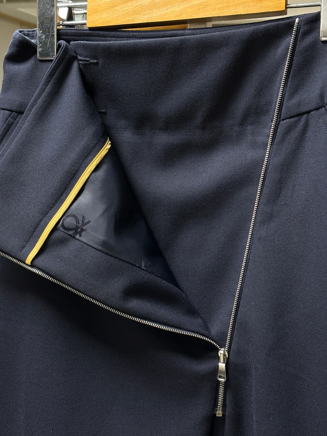 베네통 사선지퍼 스커트 상품이미지3