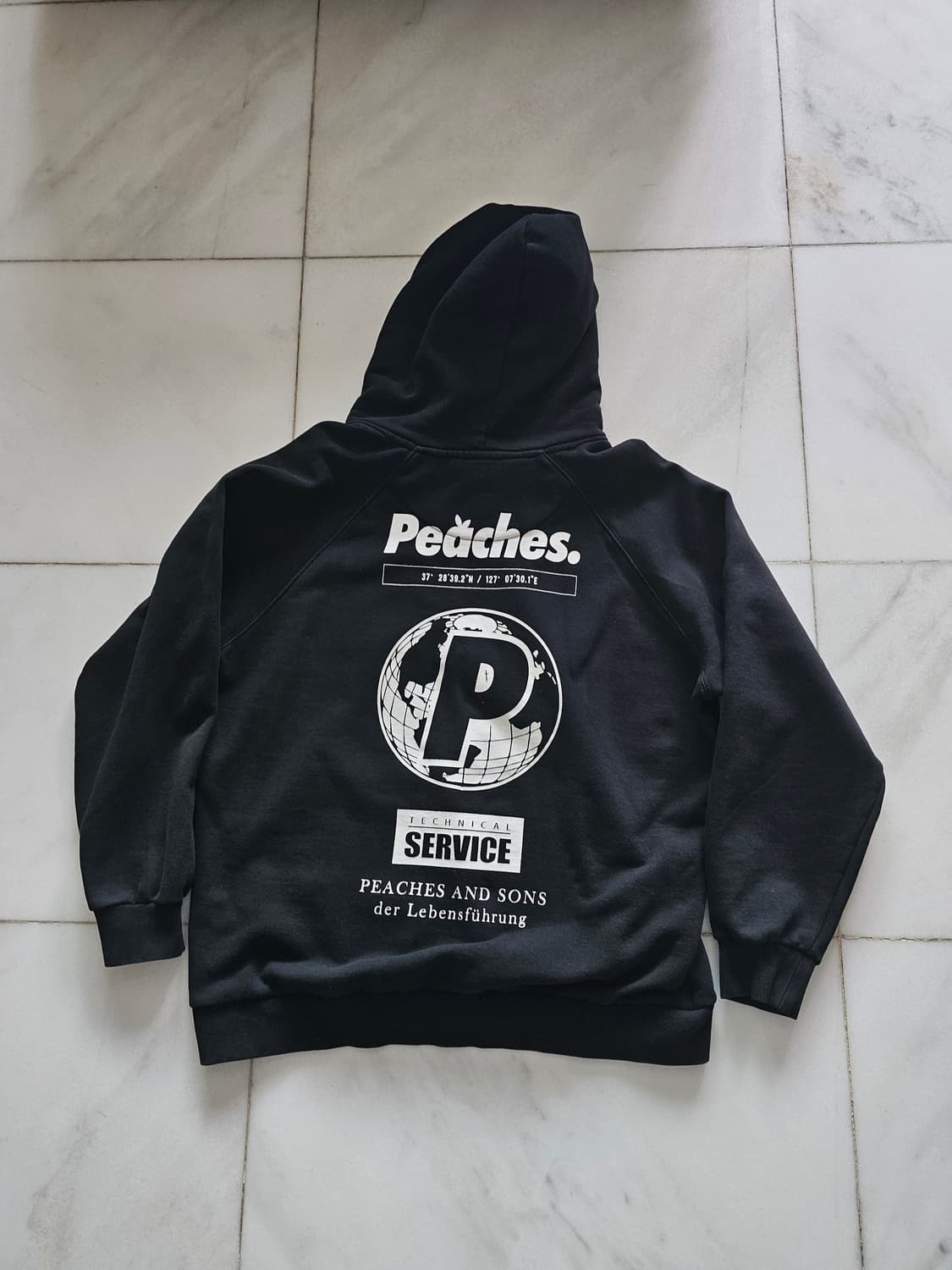 피치스(Peaches.) 원유니버스 후드티 블랙



피치스(Peache 상품이미지1