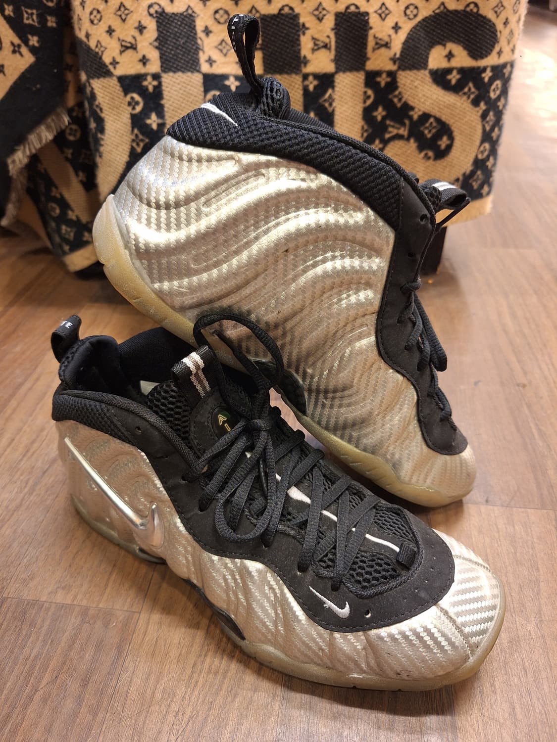 나이키 폼포짓 원 실버280 상품이미지3