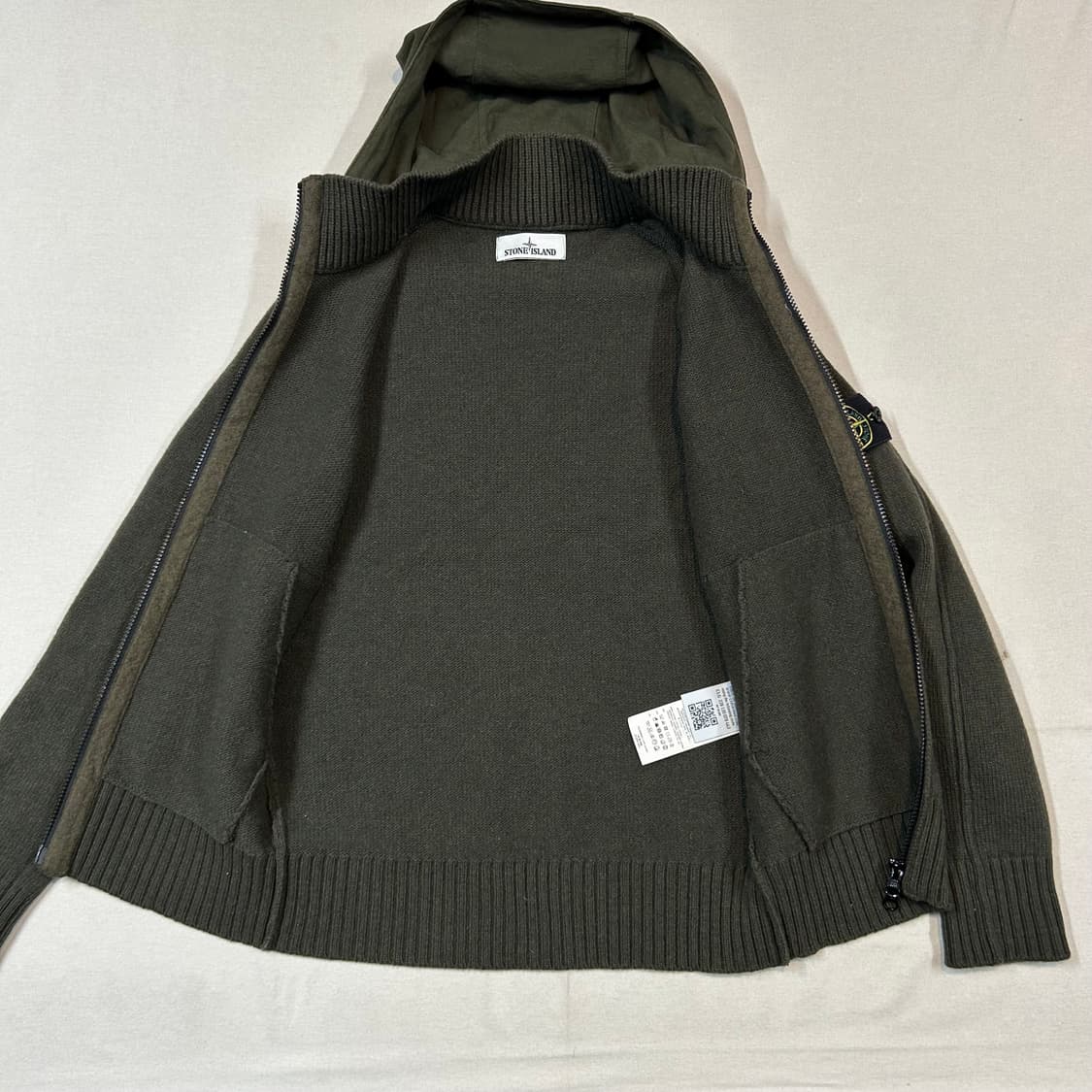 S) 스톤아일랜드 2way 지퍼 울 스웨터 올리브 상품이미지6
