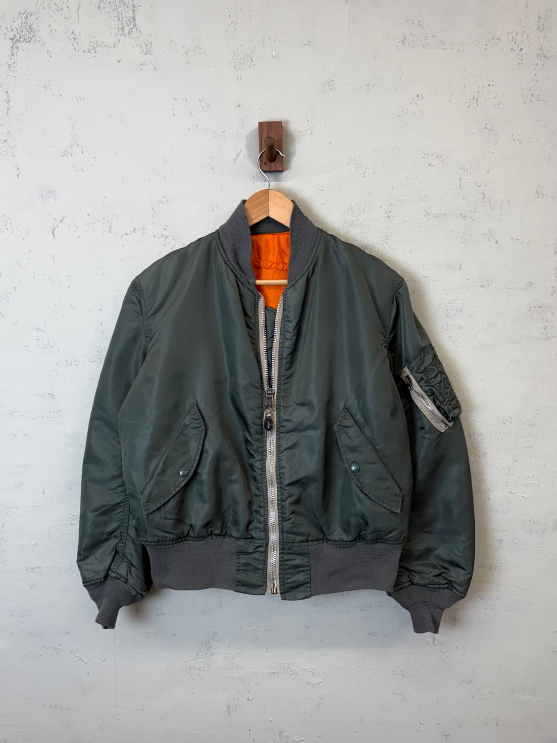 알파인더스트리 90s USA 오리지날 ma-1 항공점퍼 상품이미지1