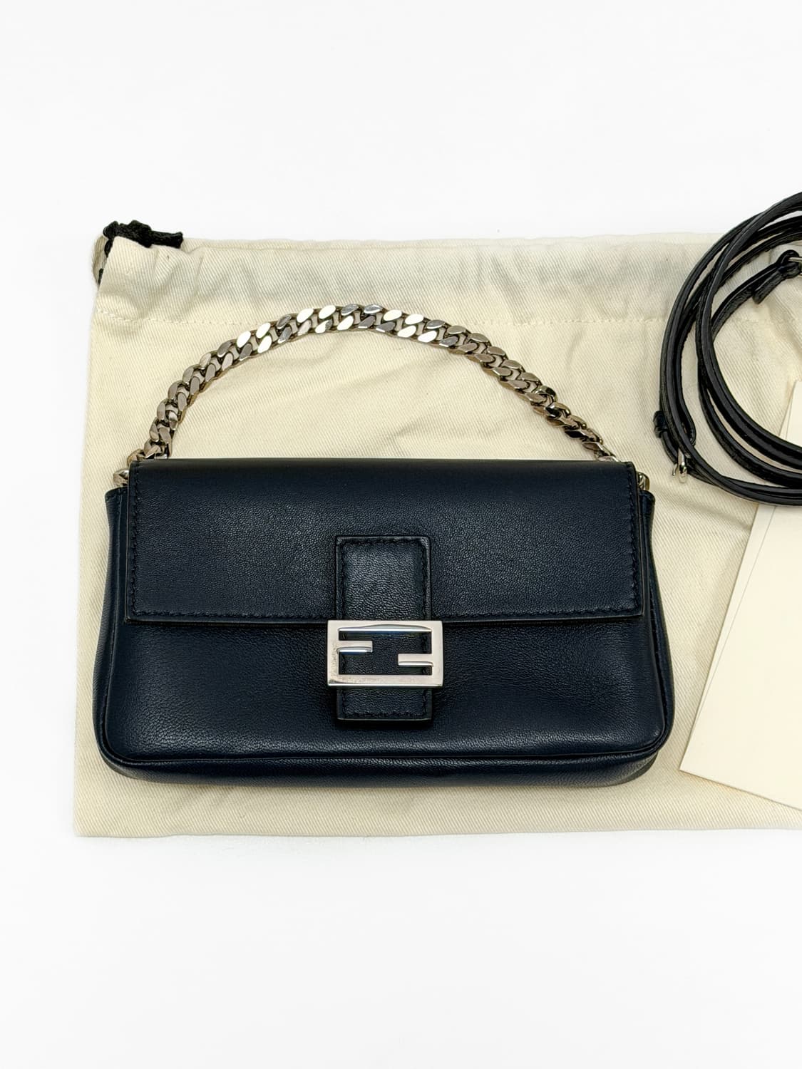 펜디 마이크로 바게트 나파 레더 체인 크로스백 상품이미지2