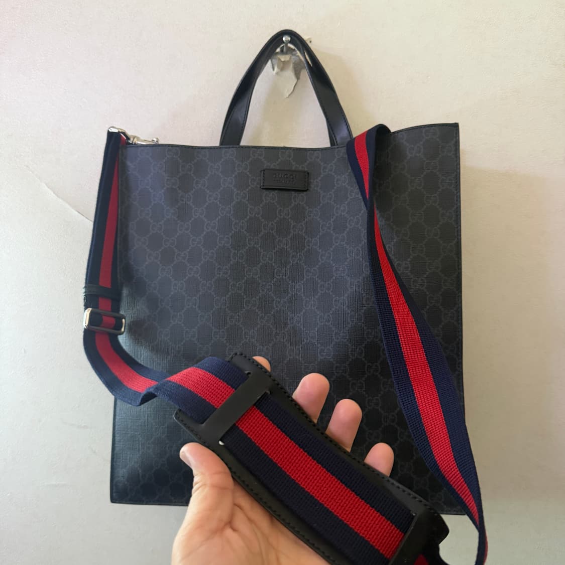 구찌 GG 슈프림 로고 토트&크로스백 상품이미지6