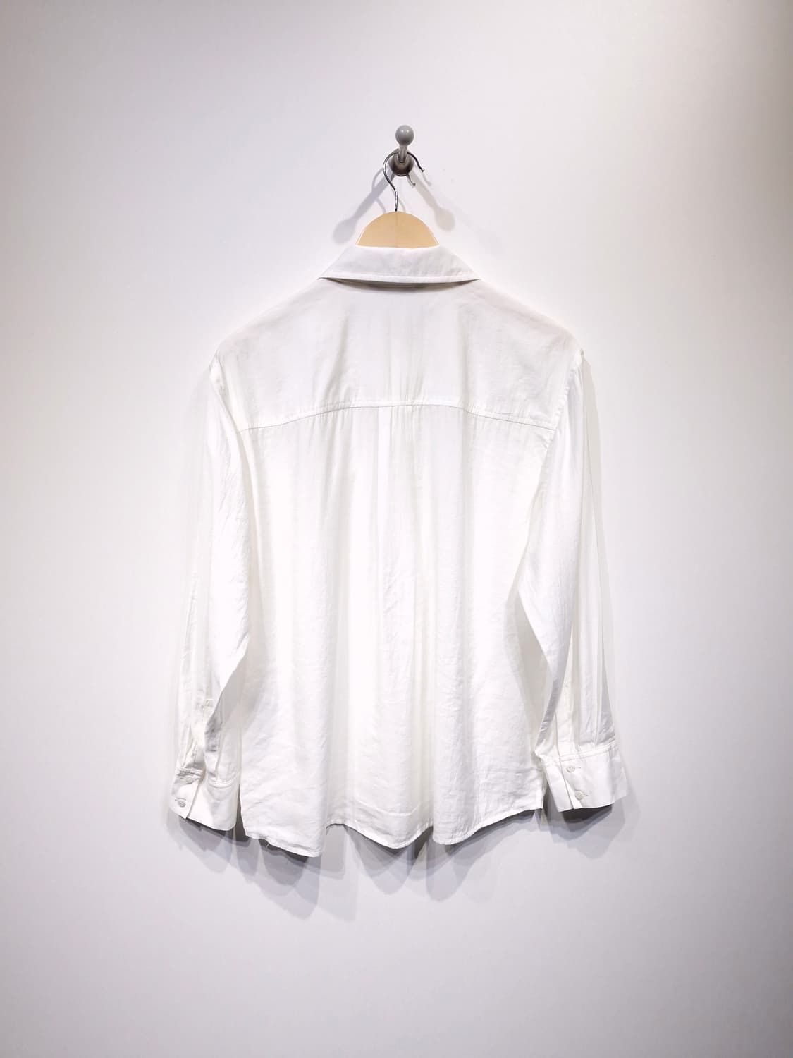 ON&ON 온앤온 25S/S 블라우스 아이보리 상품이미지3