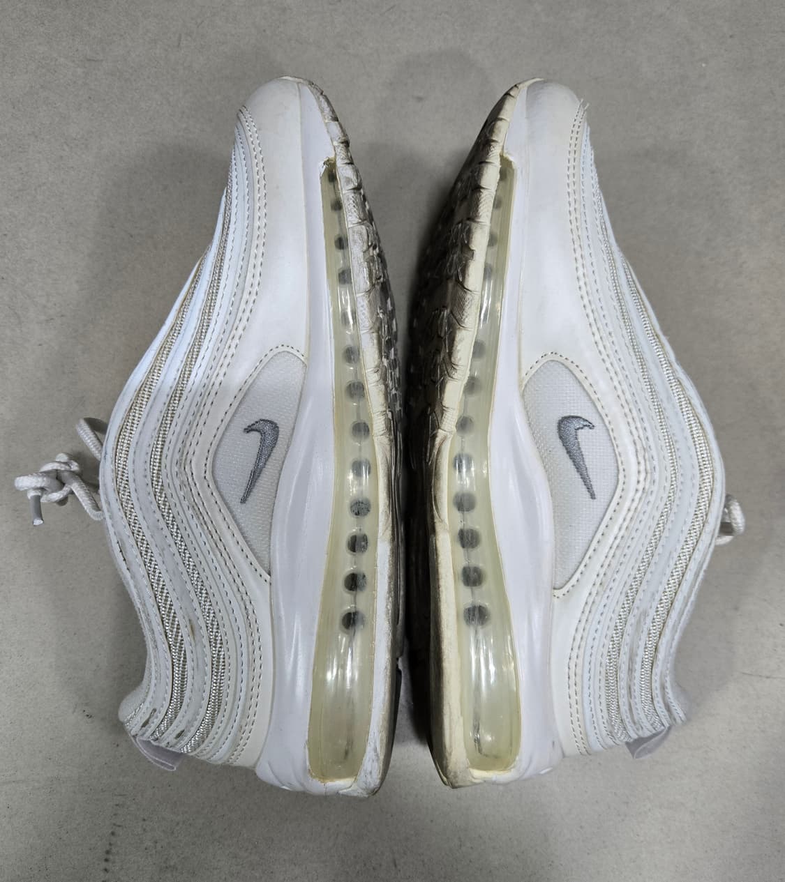 나이키 에어맥스97 트리플화이트 운동화 235mm 상품이미지4