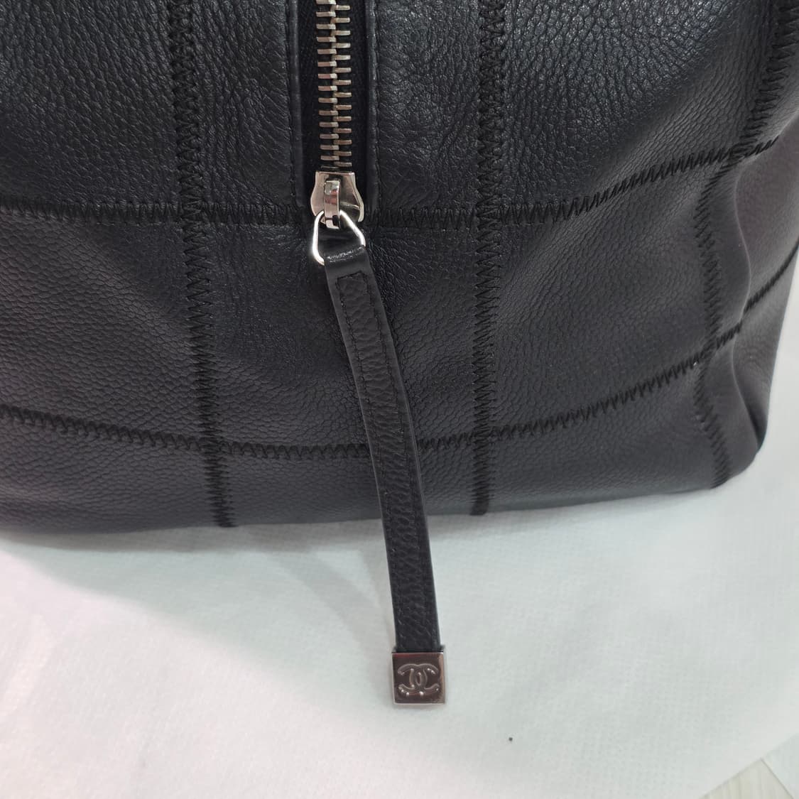 샤넬 은장 캐비어 스킨 cc로고 보스턴 볼링백 상품이미지8