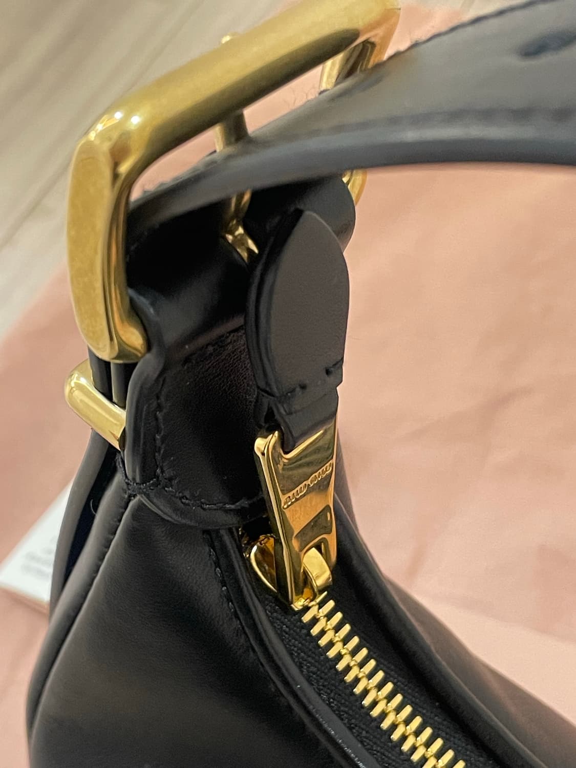 미우미우 호보백 스몰 상품이미지4