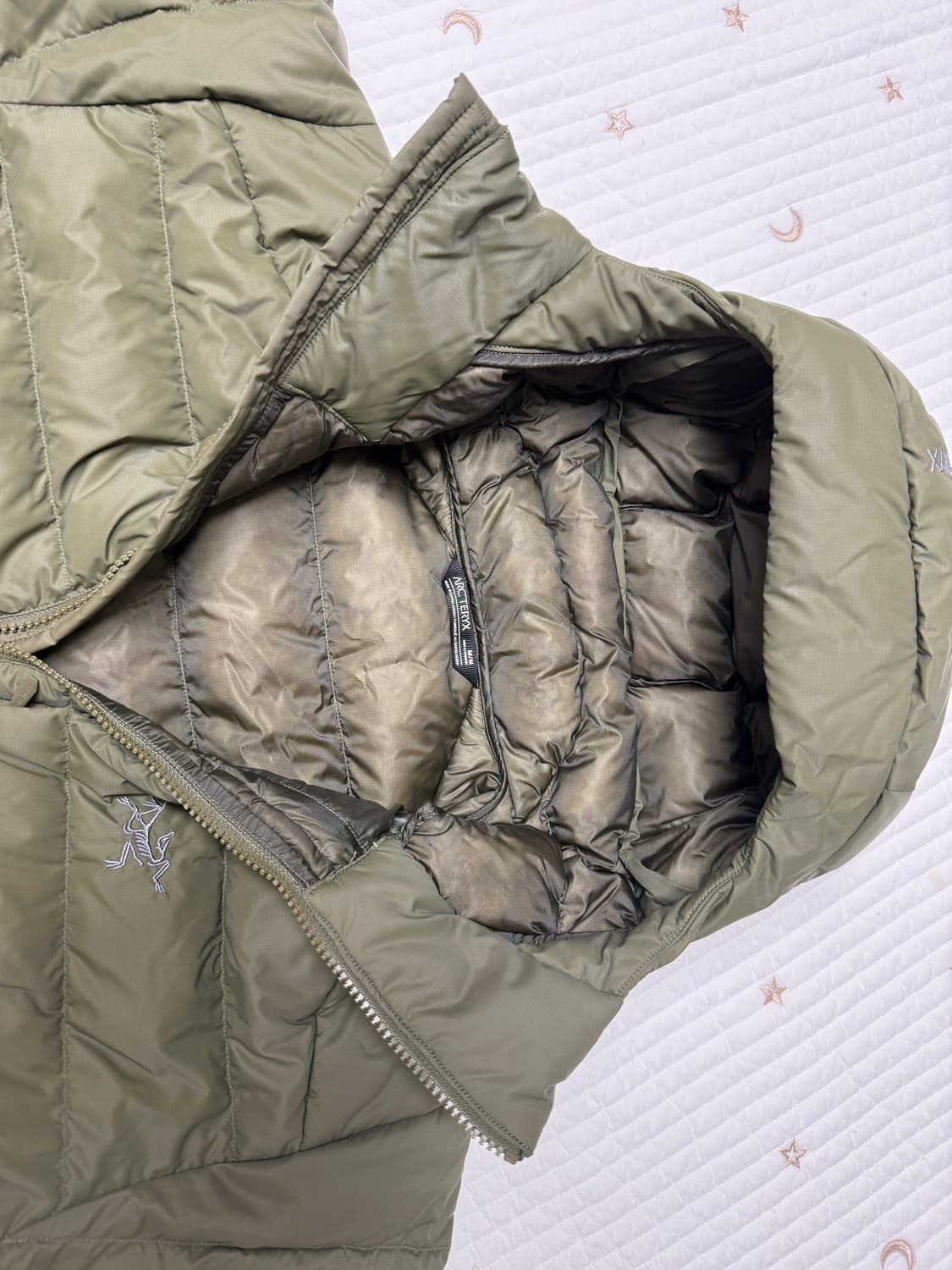 신품급 아크테릭스 토륨 후디 타츠 M사이즈 팝니다 상품이미지3