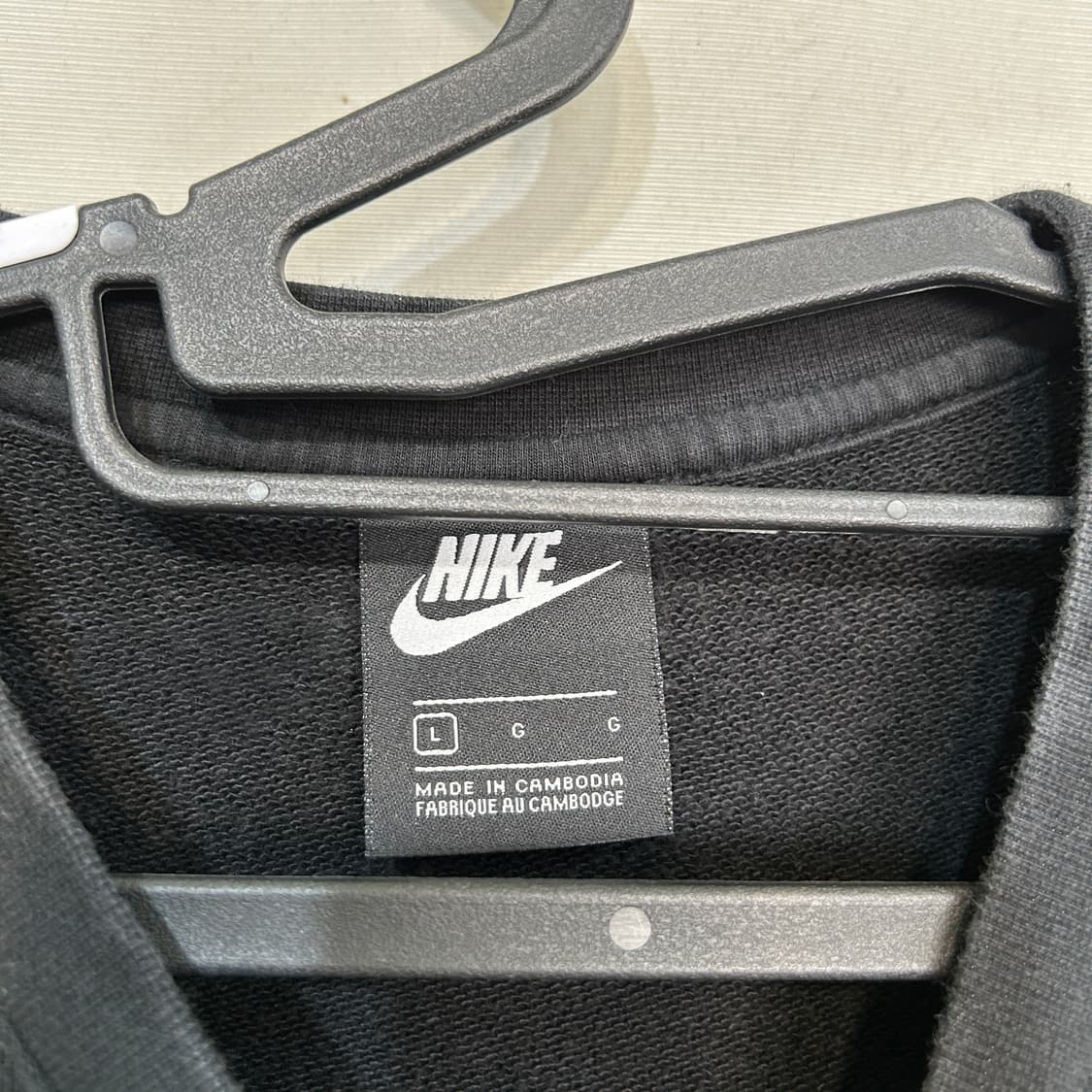 나이키 스우시 맨투맨 100 블랙 상품이미지2