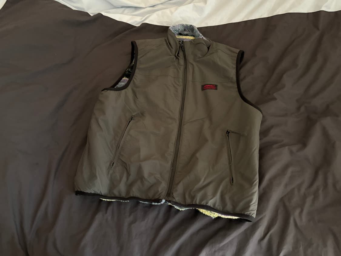 디스이즈네버댓 x 그라미치 리버시블 플리스 베스트 멀티 상품이미지4