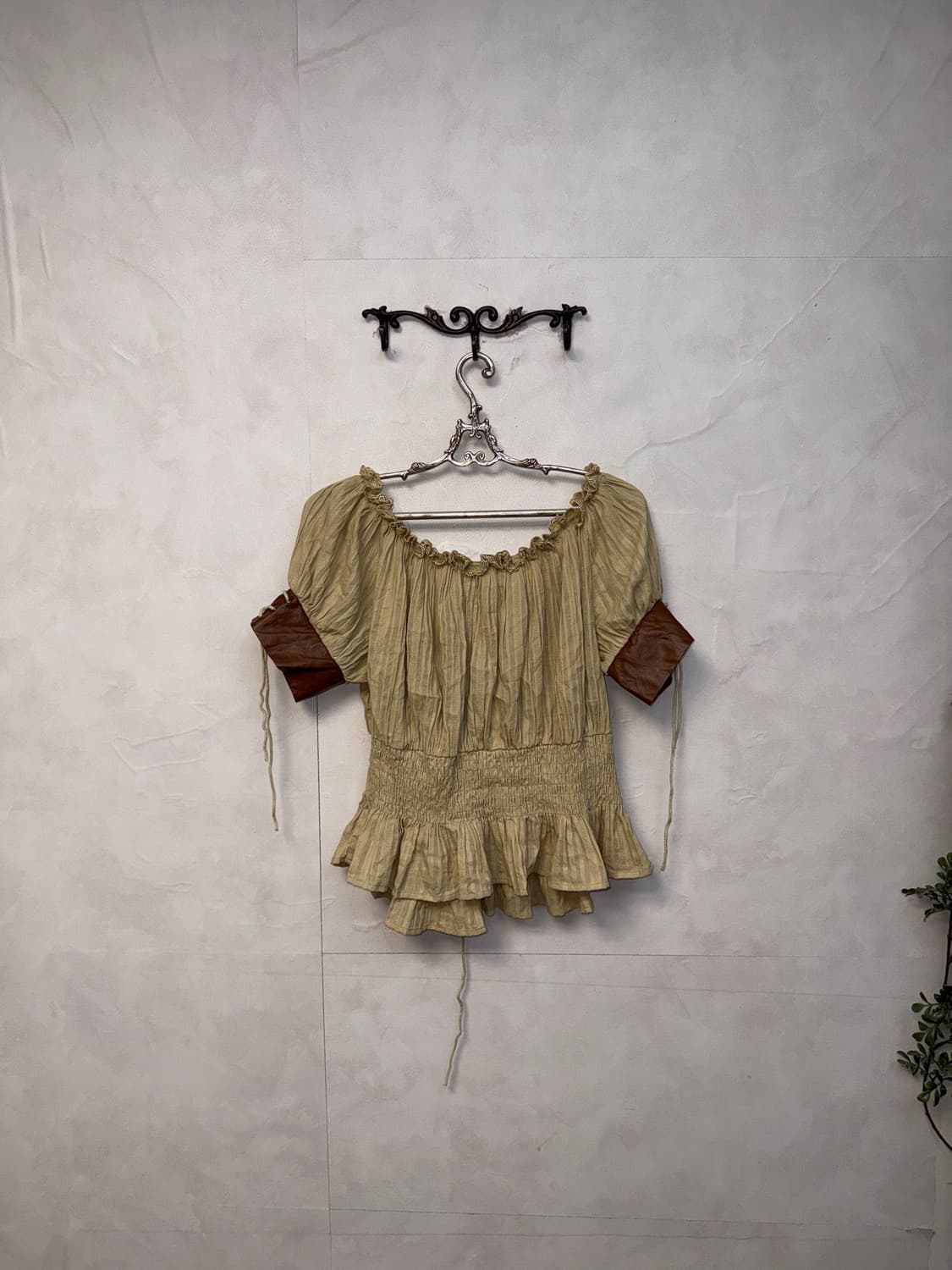 Beige bohemian western laceup 오프숄더 bl 상품이미지4