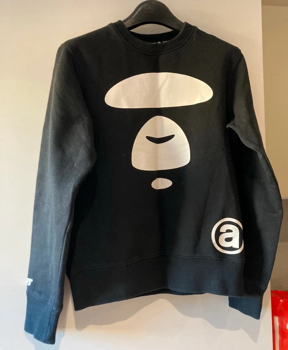 베이프 에이프 페이스 맨투맨 블랙 상품이미지1