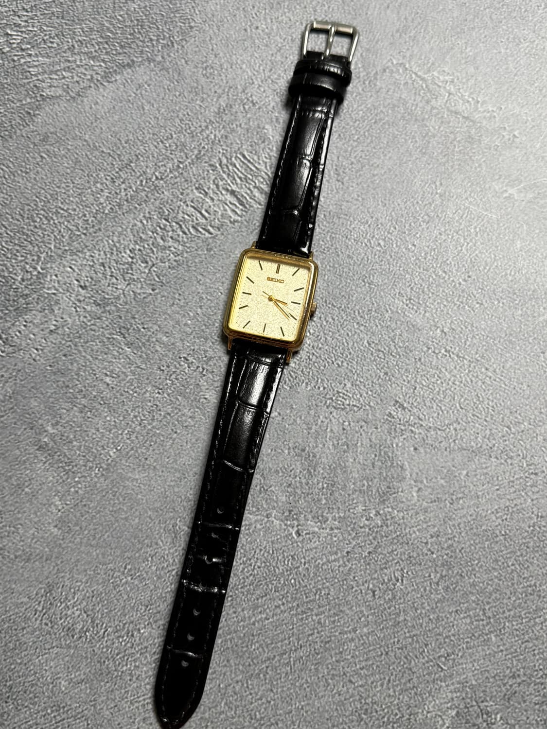세이코 Seiko 샴페인 골드 다이얼 스퀘어 쿼츠 상품이미지2