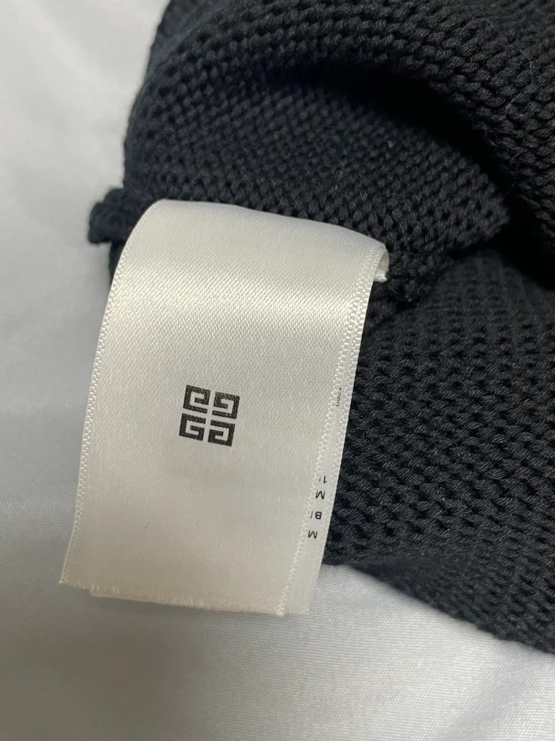지방시 블랙 로고 니트 스웨터 상품이미지6