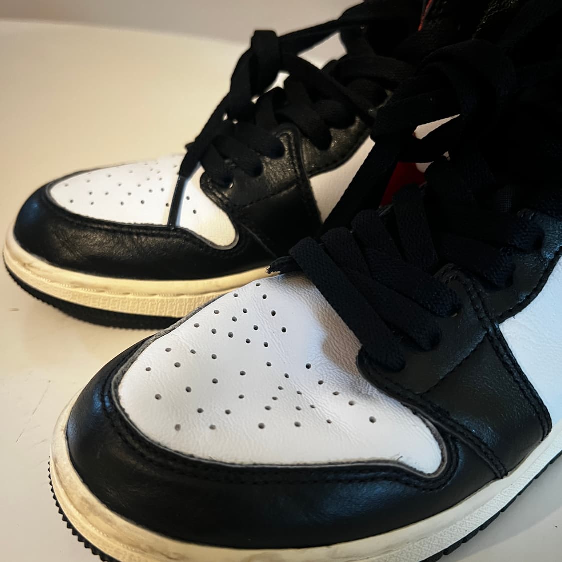 나이키 에어 조던 1 레트로 하이 OG 짐레드 상품이미지4