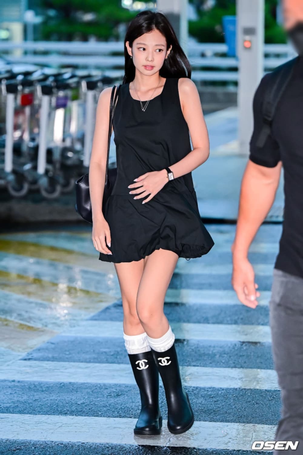 아모멘토 볼륨 미니 드레스 (블랙/제니 원피스) 상품이미지5