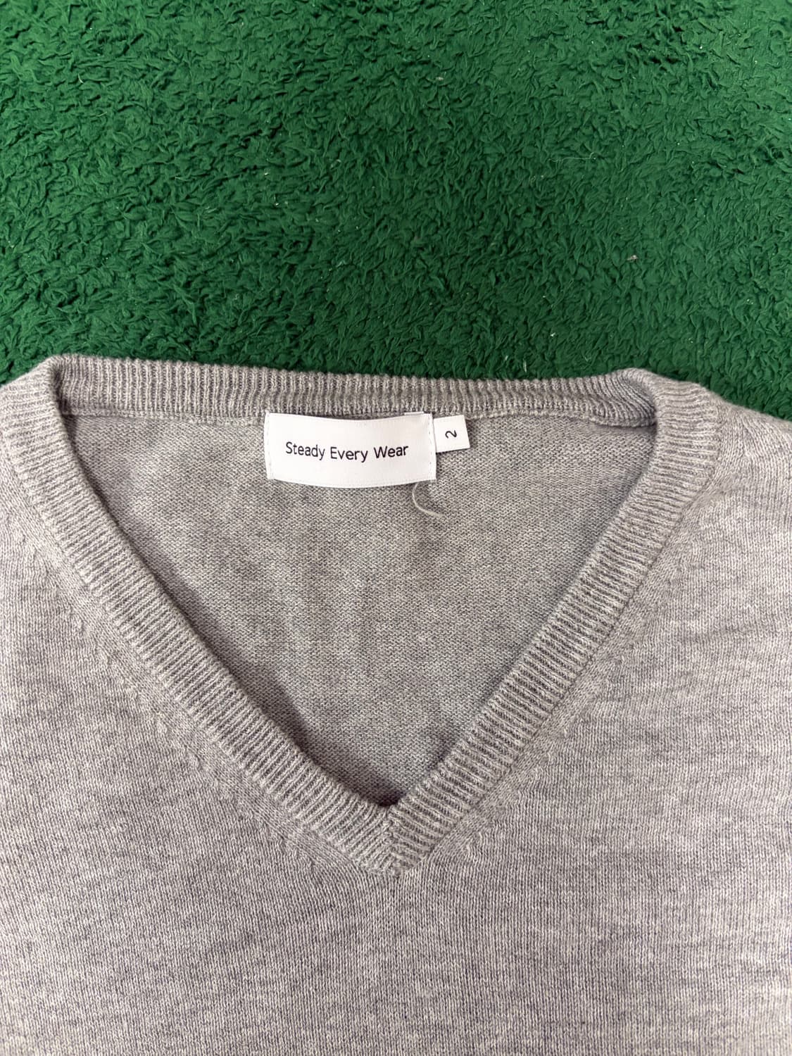새상품급 2) 스테디에브리웨어 코튼 브이넥 니트 그레이 상품이미지3