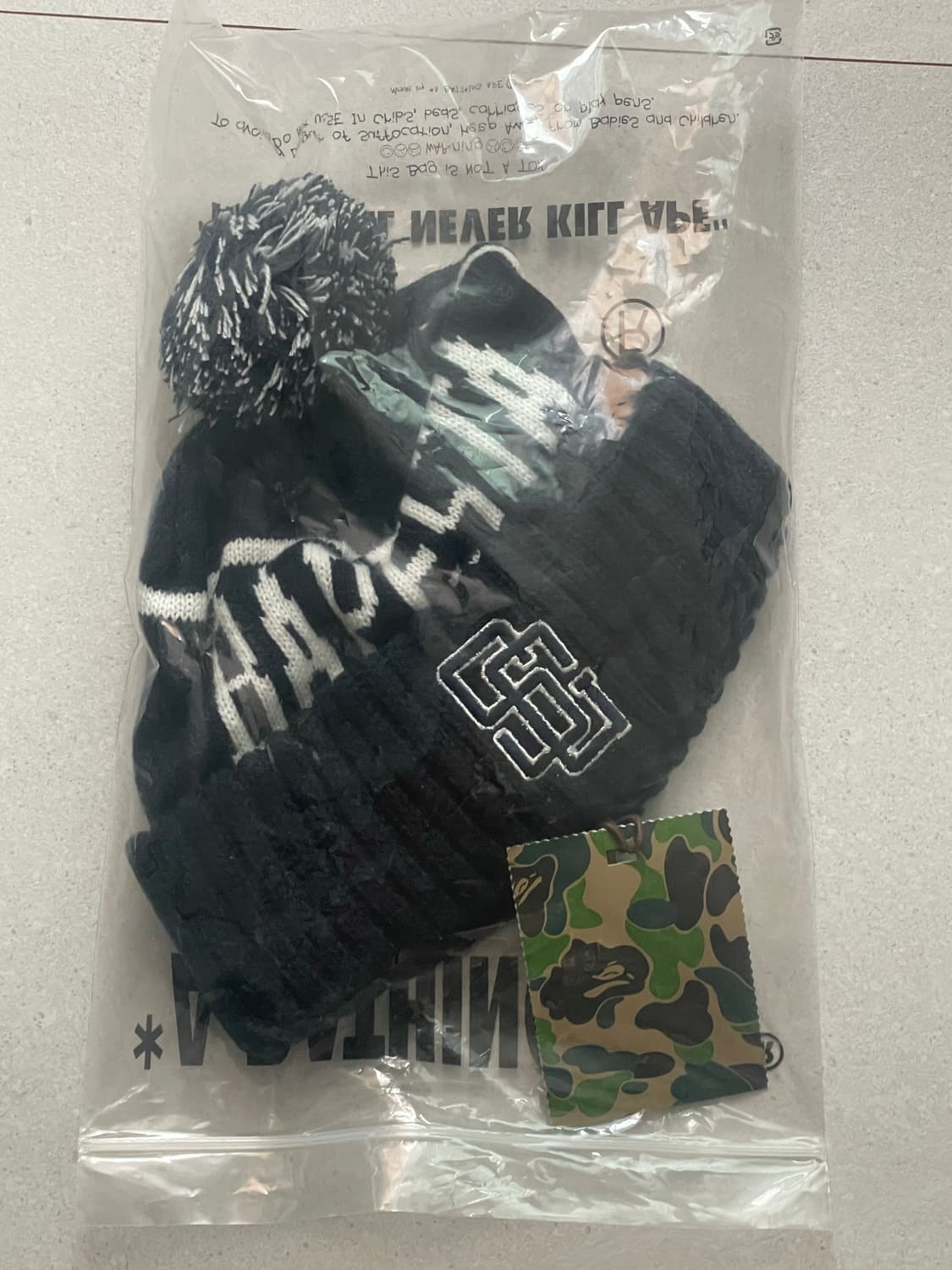 베이프 스타디움 니트 비니 상품이미지2