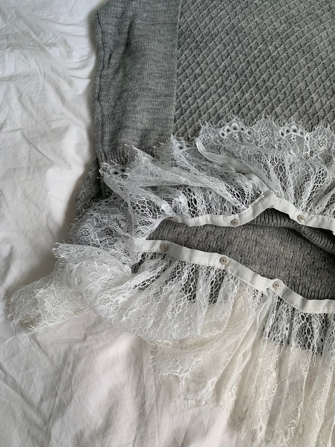 그레이 레이스 니트 상품이미지3