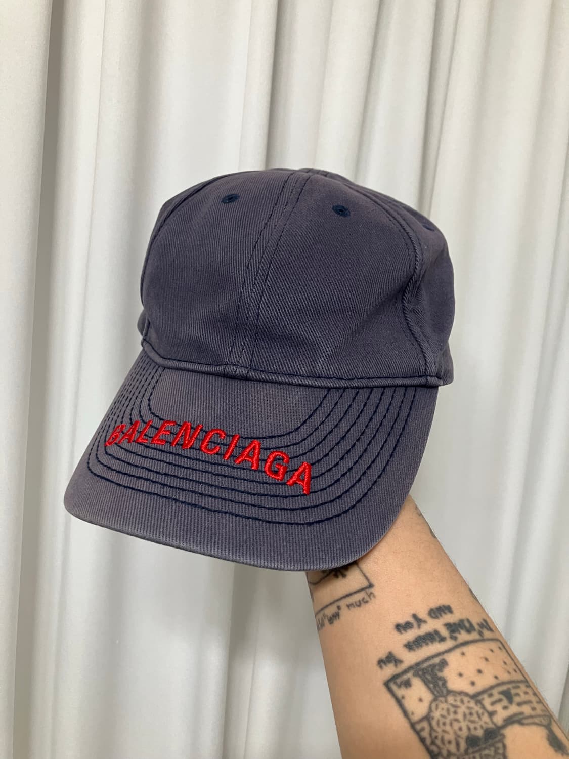 발렌시아가 18FW볼캡 네이비 상품이미지1