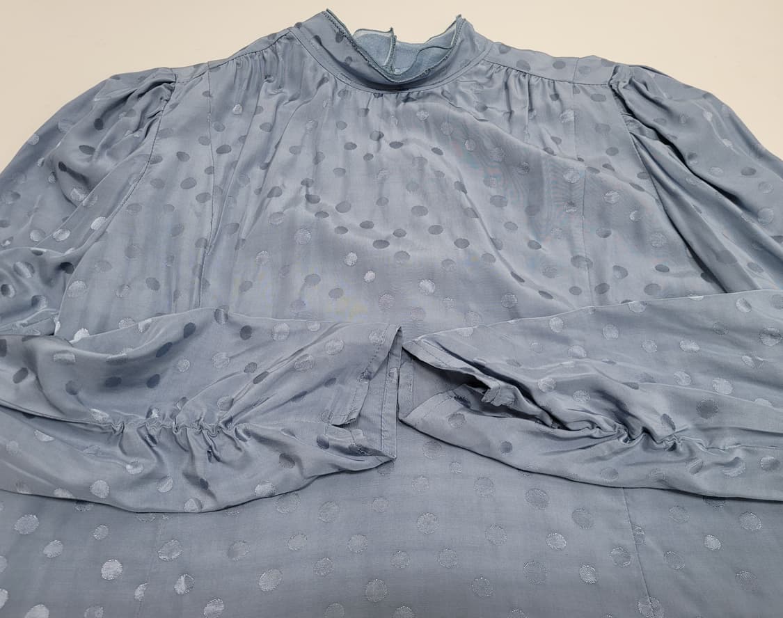 SISLEY 21SS 시슬리 레이온 블라우스 / 여 85 (42)
 상품이미지5