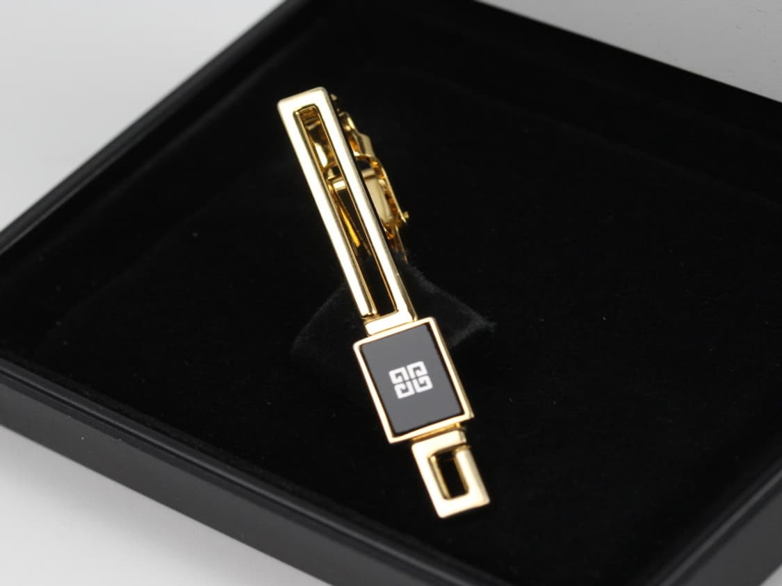 지방시 A-등급 5cm 남자 명품 넥타이핀 상품이미지1