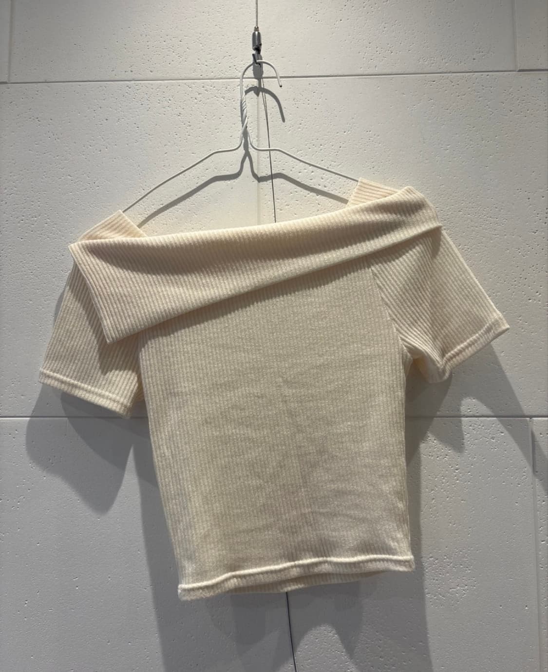 보세 오프숄더 니트 아이보리 상품이미지3