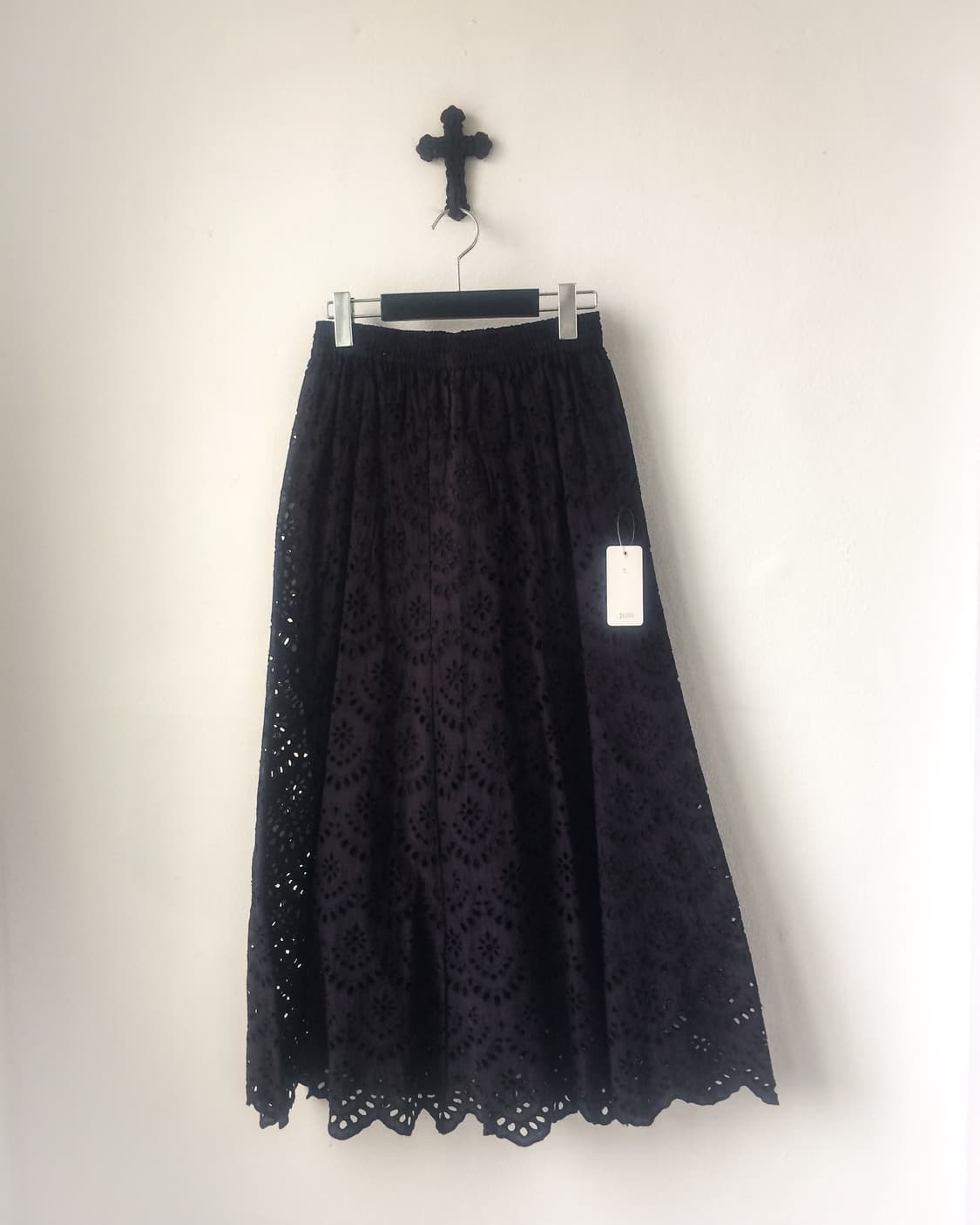 Punching pattern long skirt 상품이미지1