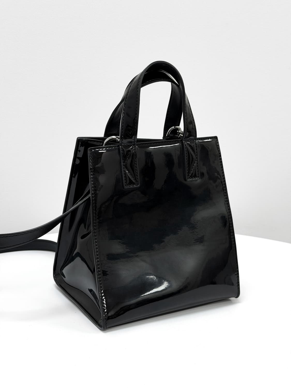 겐조 타이거 엠보스드 페이턴트 미니 토트백 상품이미지3