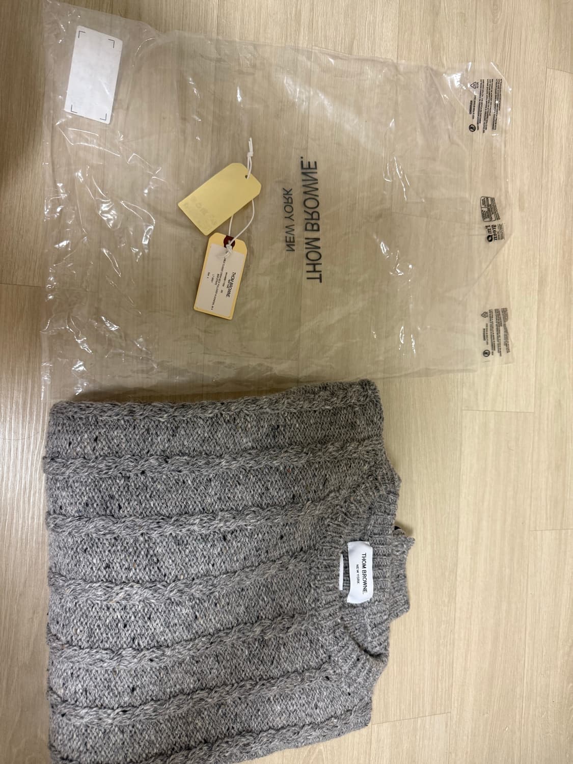 톰브라운 도네갈 트위스트 니트 상품이미지5