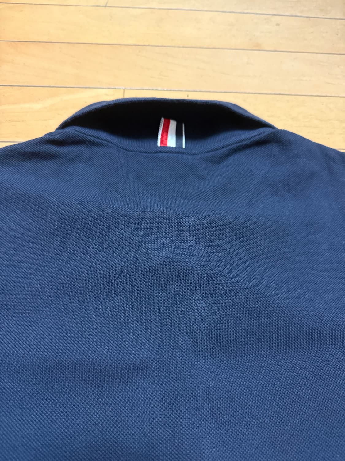 톰브라운 클래식 피케 사선 숏슬리브 폴로 네이비(4사이즈) 상품이미지4