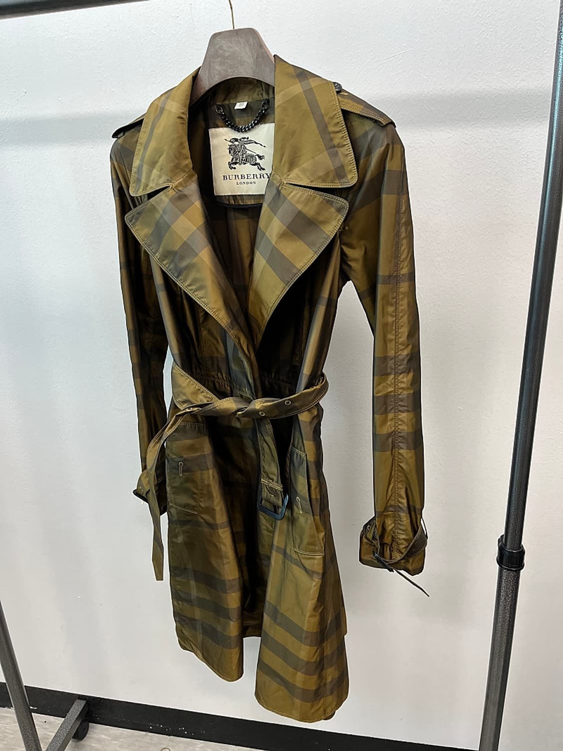 여) 버버리 체크 올리브그린 트렌치코트  상품이미지1