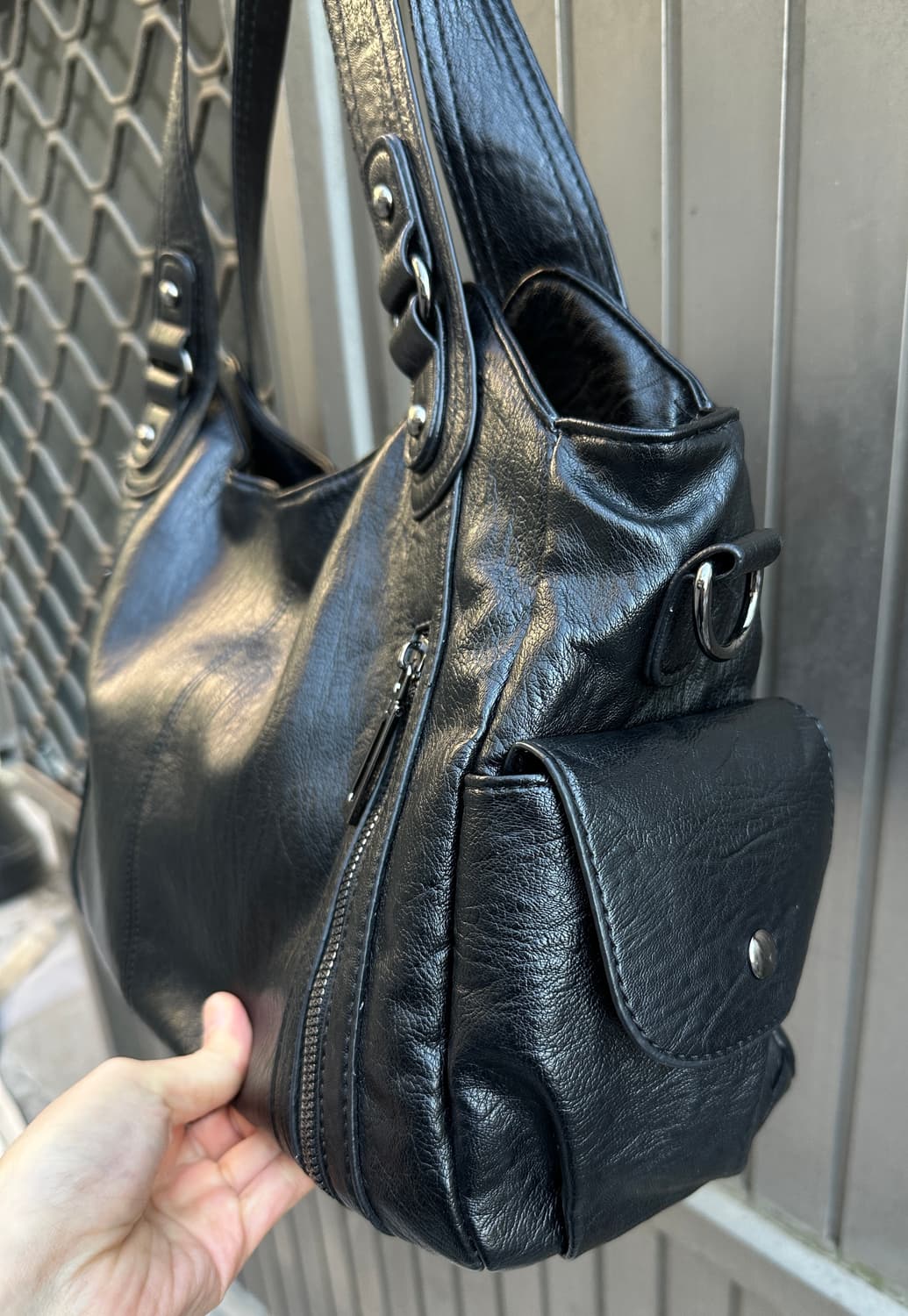 Black leather zipper point shoulder bag 상품이미지3