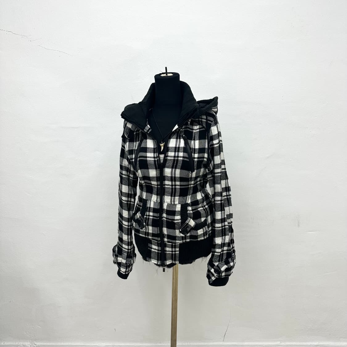 Strap detail Flannel pattern jacket  상품이미지2